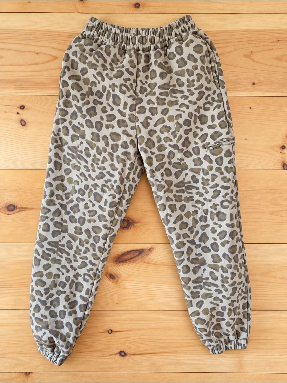 Leopard Print Hoodie sm and pants med set - Picture 5 of 6